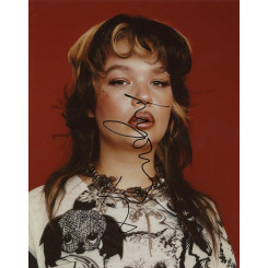YOUNG Lola
