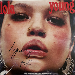 YOUNG Lola