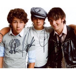 JONAS BROTHERS