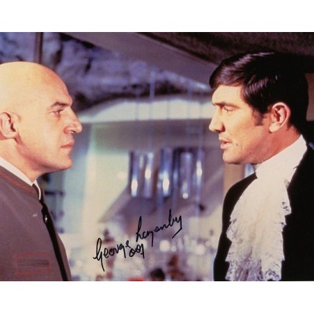 Photo Dédicacée George Lazenby James Bond 007 - 25,4 X 20,3 Cm - Support Biseauté Noir - Collection Ou Cadeau